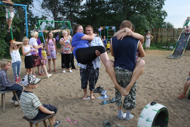 Праздник на Тукалевском, Фото с места события собственное