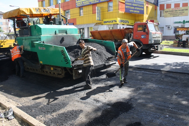 Более 24 км дорог общего пользования отремонтировали в Биробиджане в 2014 году, Фото с места события собственное