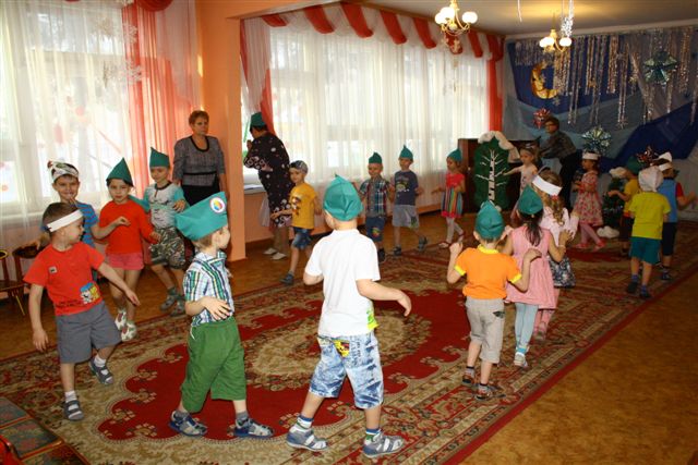 Конкурс на лучшую кормушку прошел в детском саду №15 в Биробиджане, Фото с места события собственное