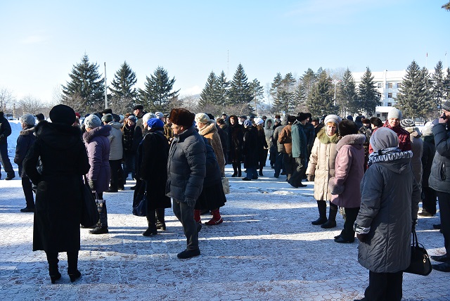 На митинг пришло чуть более 170 человек. А хотели-то позвать 300., Фото с места события собственное