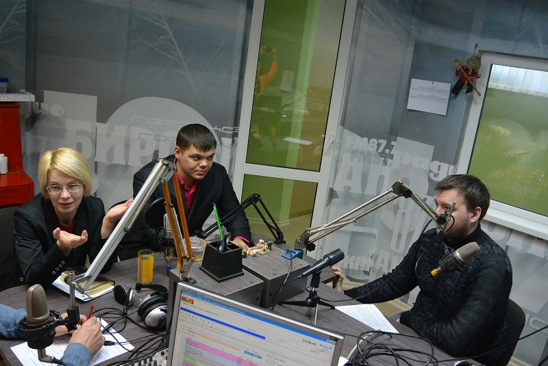 Участники программы "По существу" прошлись по следам спорного заявления экс-главы ОМП ЕАО, Фото с места события собственное