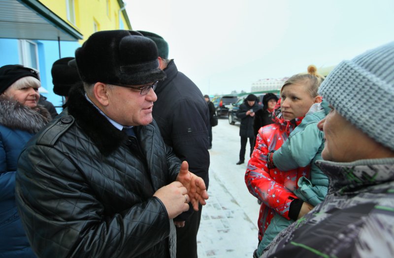 Глава ЕАО Александр Винников , Фото с места события из других источников