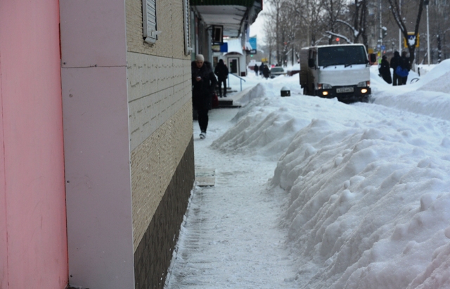 Последствия снегопада в Биробиджане, Фото с места события собственное