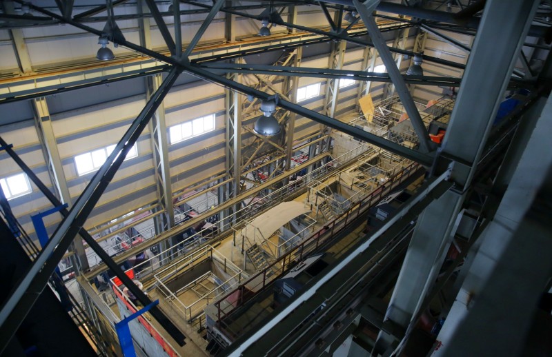 Монтажные работы в основном завершены, Фото с места события из других источников