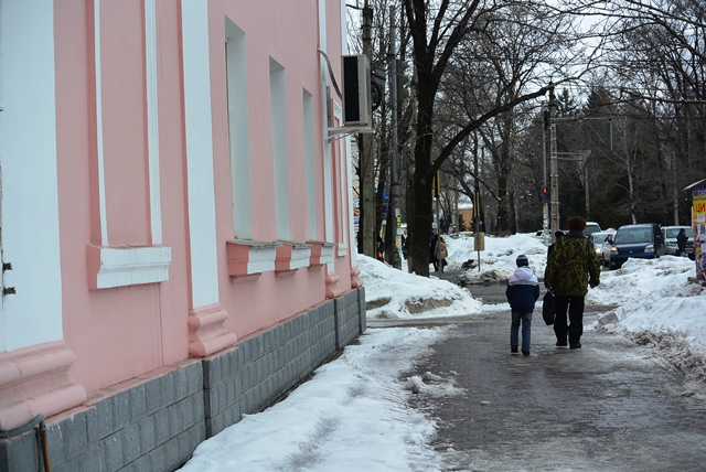 Прогуливаться здесь нужно с осторожностью, Фото с места события собственное