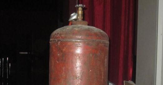 Баллоны с газом в дефиците, Фото с места события собственное