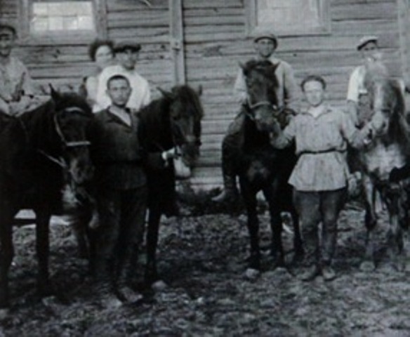 Истоки традиций , Фото с места события из других источников