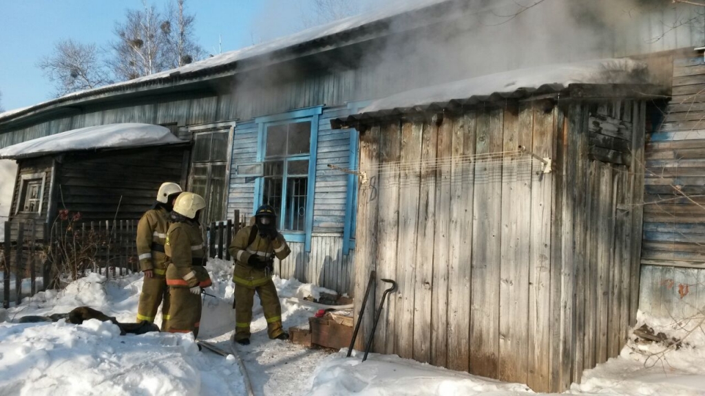 Пожары возникают и по вине курильщиков, Фото с места события из других источников