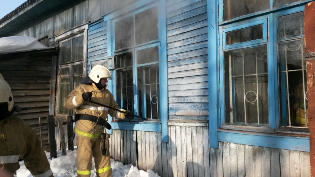 Пожары возникают и по вине курильщиков, Фото с места события из других источников