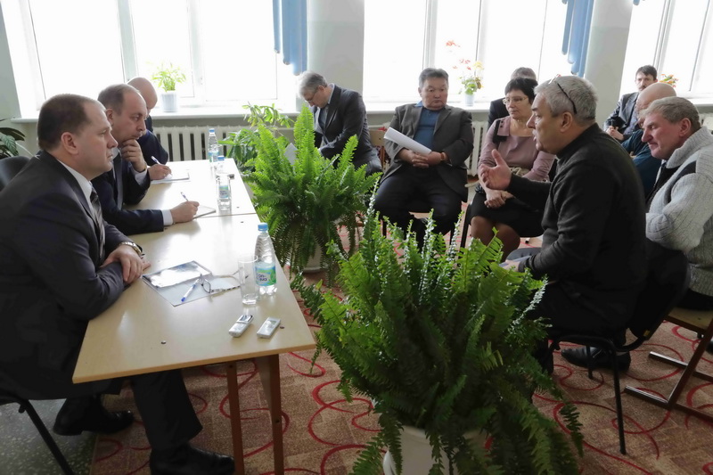 Рабочая поездка Александра Левинталя в Биробиджанский район, Фото с места события из других источников