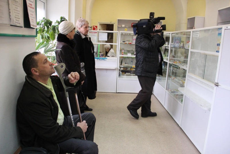 Наличие льготных лекарств в аптеках проверили фронтовики Биробиджана, Фото с места события из других источников