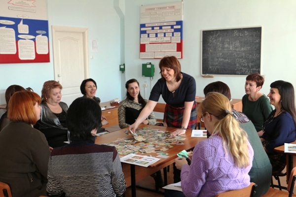 Методике работы с помощью метафорических ассоциативных карт обучили психологов УИС ЕАО , Фото с места события из других источников
