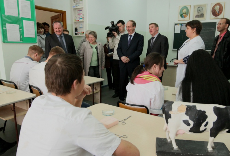 Помещения техникума восстановили после наводнения, Фото с места события из других источников