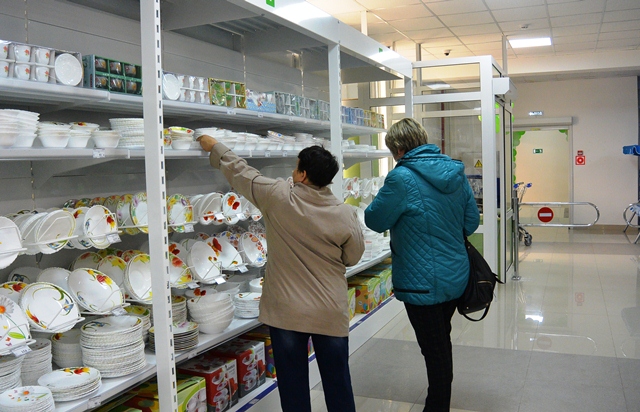Супермаркет "Центр посуды" открылся в Биробиджане, Фото с места события собственное