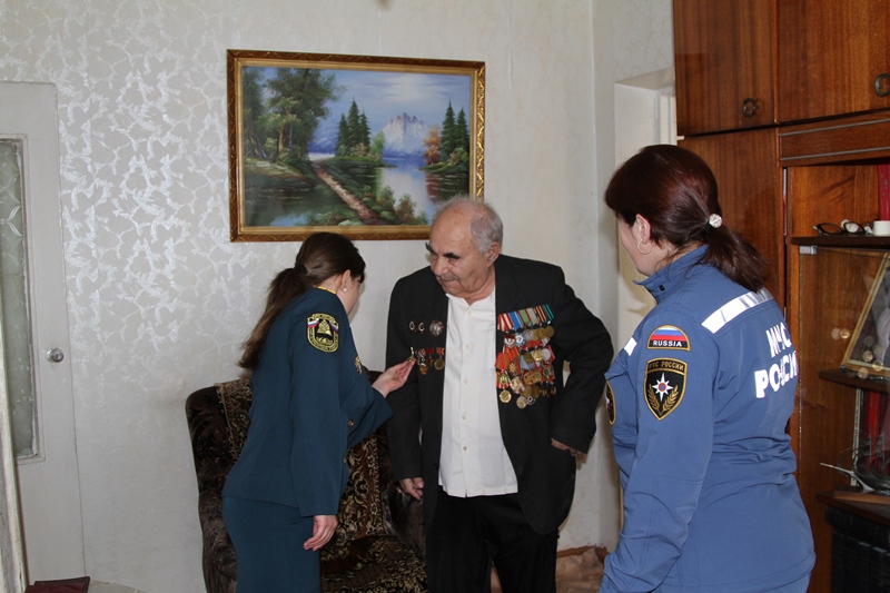 Единственного в ЕАО ветерана-обладателя Ордена Александра Невского навестили спасатели, Фото с места события из других источников