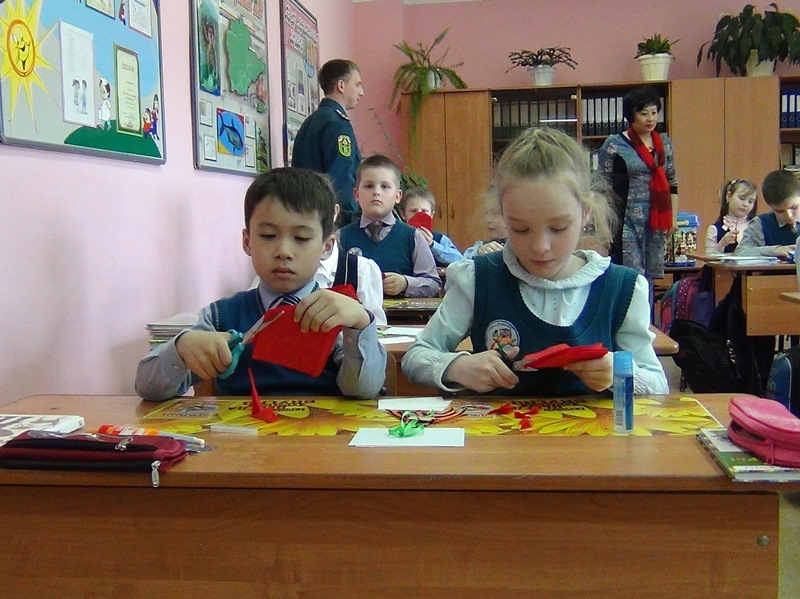 Бумажные медальоны научили изготавливать школьников с.Птичник спасатели ЕАО, Фото с места события из других источников