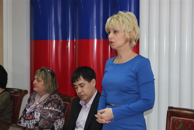 С приветственным словом выступает Галина Докаш, Фото с места события собственное