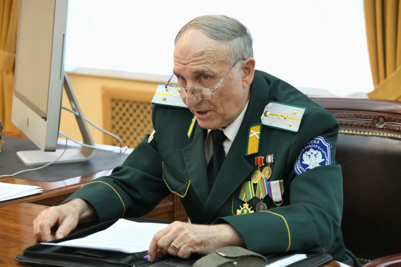 Встреча Александра Левинталя и Виктора Сизова, Фото с места события из других источников