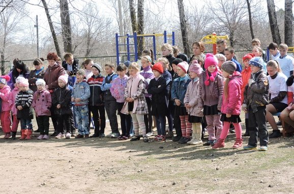Акция "Георгиевская ленточка" стартовала в Октябрьском районе ЕАО, Фото с места события из других источников