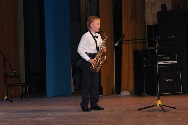 Саксофонист Алексей Унтевский - подрастает смена уехавшим звездам, Фото с места события собственное