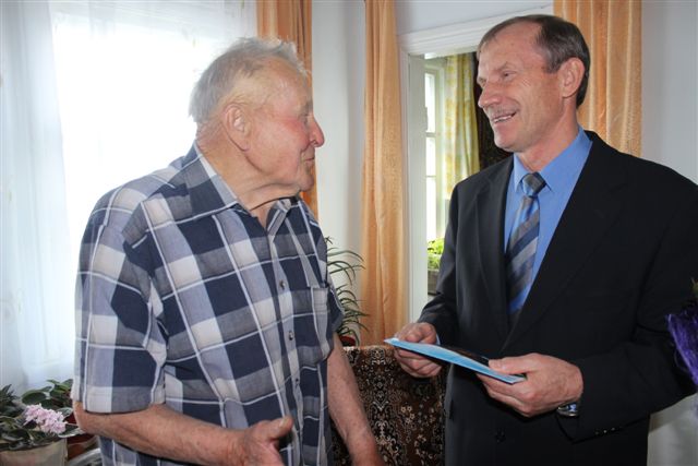 Почетного гражданина Биробиджана Анатолия Новикова поздравили с 85-летием, Фото с места события собственное