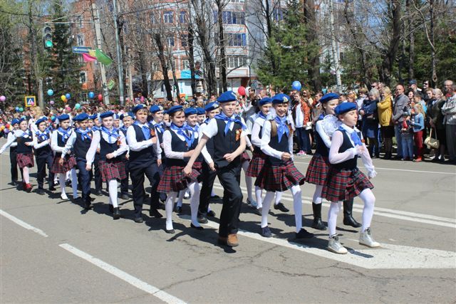 Костюмированный плац-парад в Биробиджане посвятили Дню Победы, Фото с места события собственное