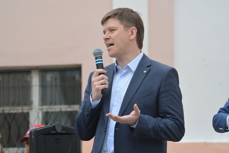 Максим Ходанович поздравил предпринимателей от отделения Сбербанка в Биробиджане