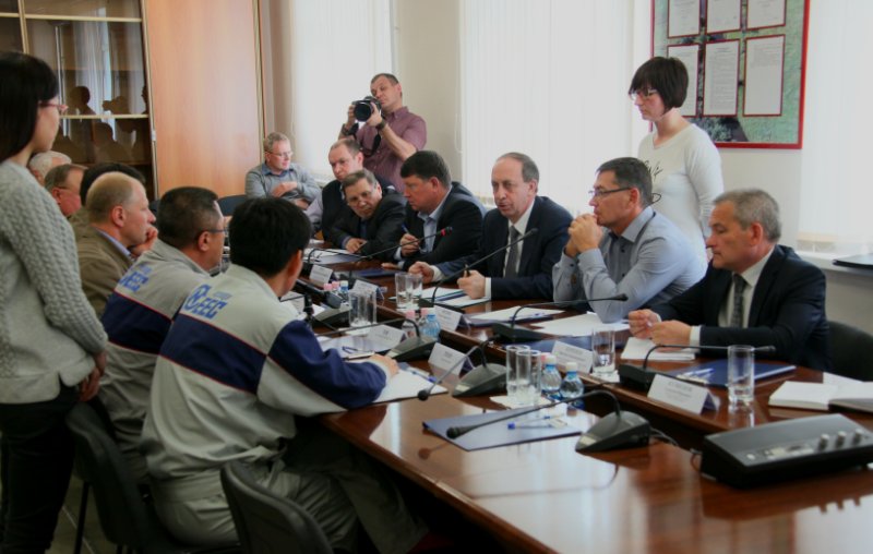 Межведомственный штаб провел выездное заседание на Кимкано-Сутарском ГОКе