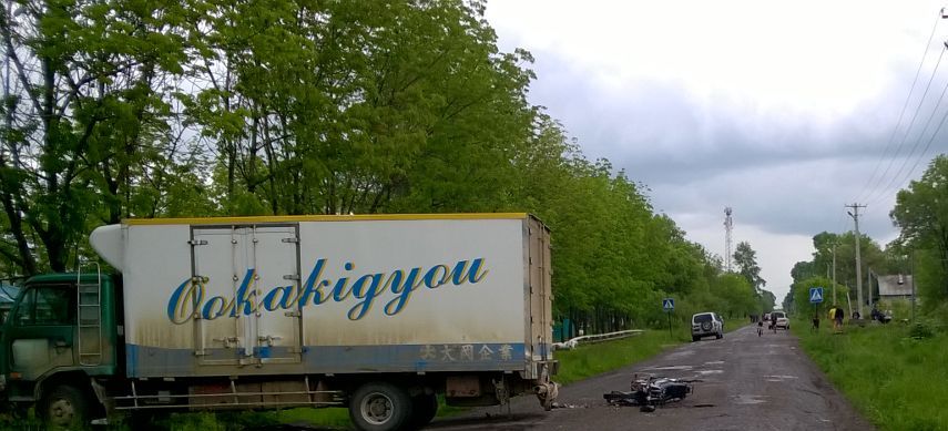 Мотоциклист с 7-летним пассажиром врезался в автомобиль в п.Волочаевка ЕАО