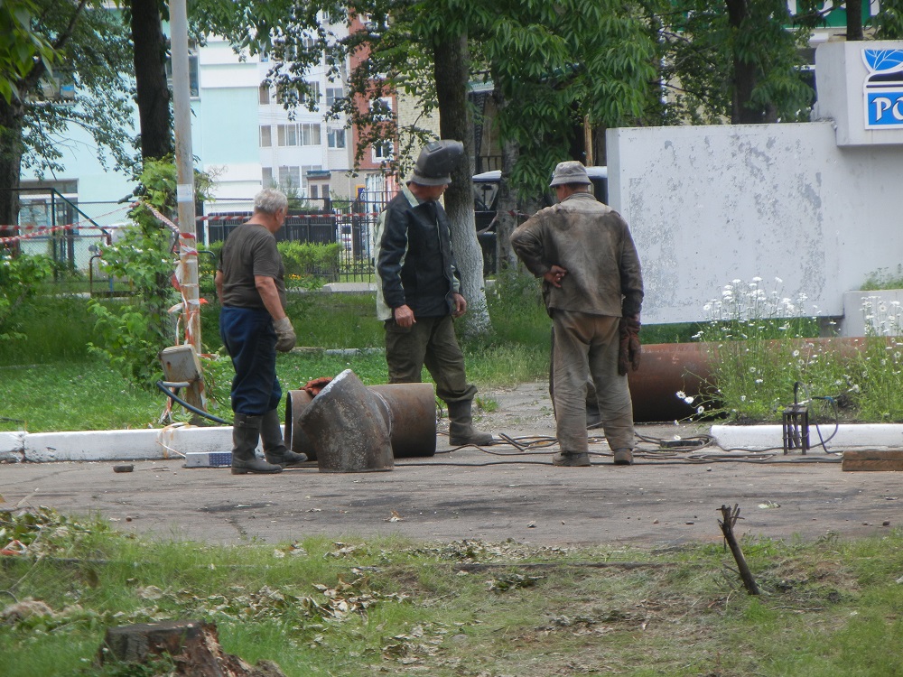 Остаться без горячей воды еще на целый месяц опасаются жители м-на им.Бумагина 