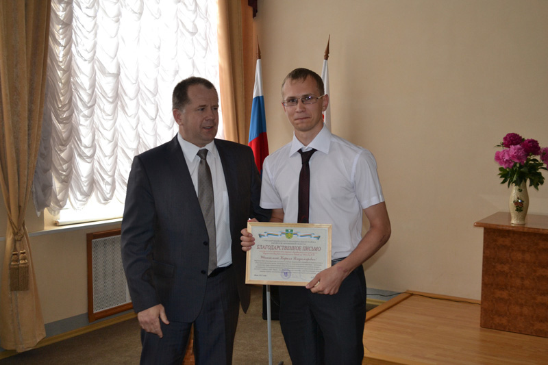 Новый глава Биробиджанского района увеличил стипендии отличникам более чем в восемь раз