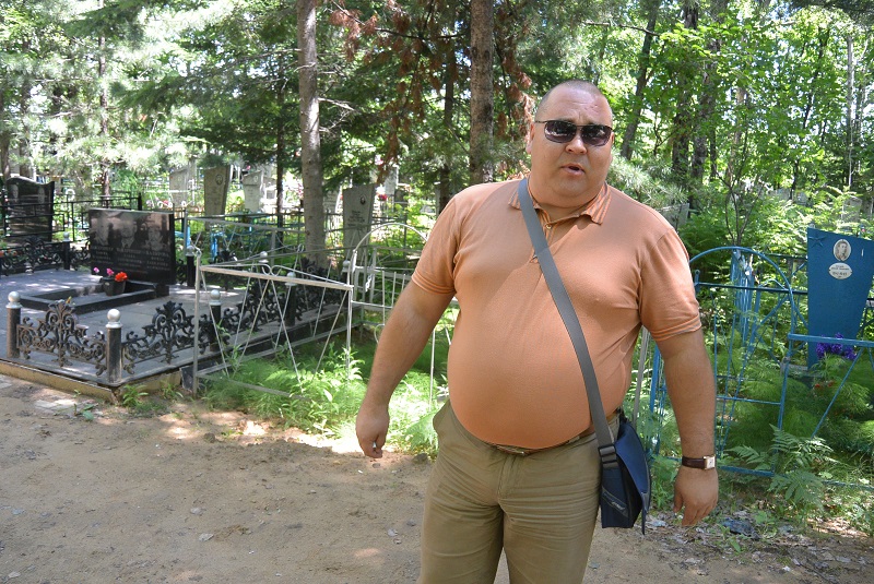 Директор ООО "Ритуальные услуги" Валерий Семенюк