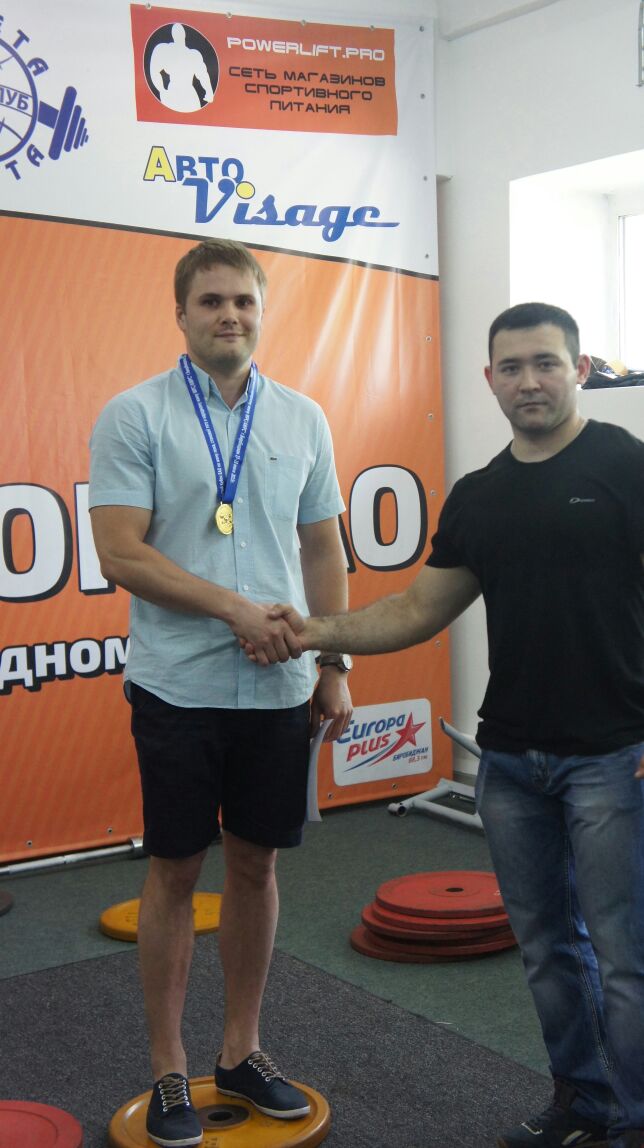 Более 70-ти спортсменов приняли участие в открытом Кубке ЕАО по силовому троеборью