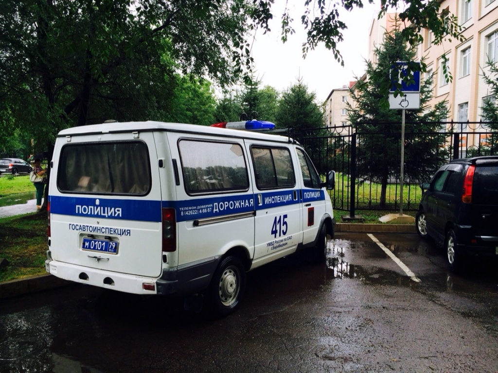 Полицейский автомобиль