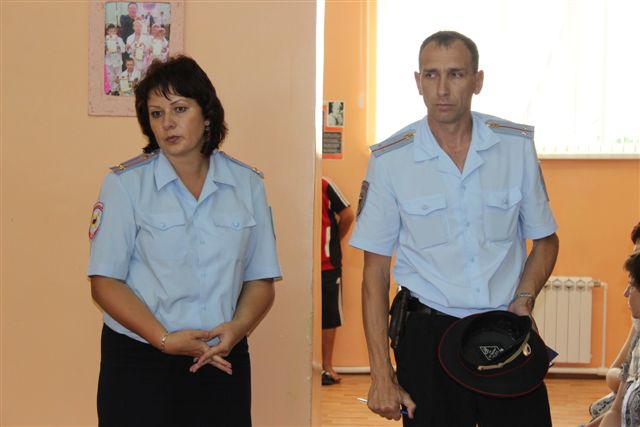 Прозвучали на встрече пожелания и в адрес сотрудников полиции