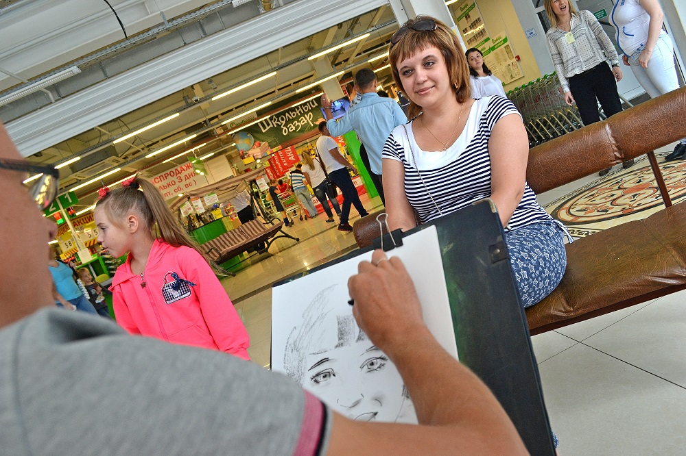 Взрослые тоже хотели стать героями дружеских шаржей