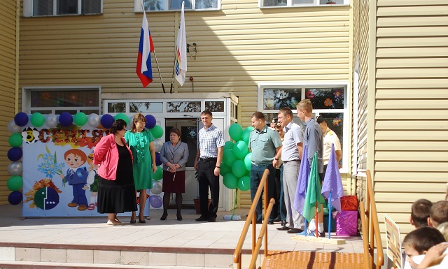 Таможенники навестили ребят из интерната с.Ленинское ЕАО в день открытия спортплощадки