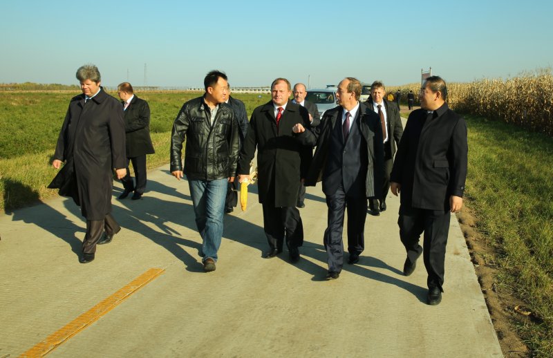 Делегация ЕАО в Хэйлунцзянской академии сельскохозяйственных наук