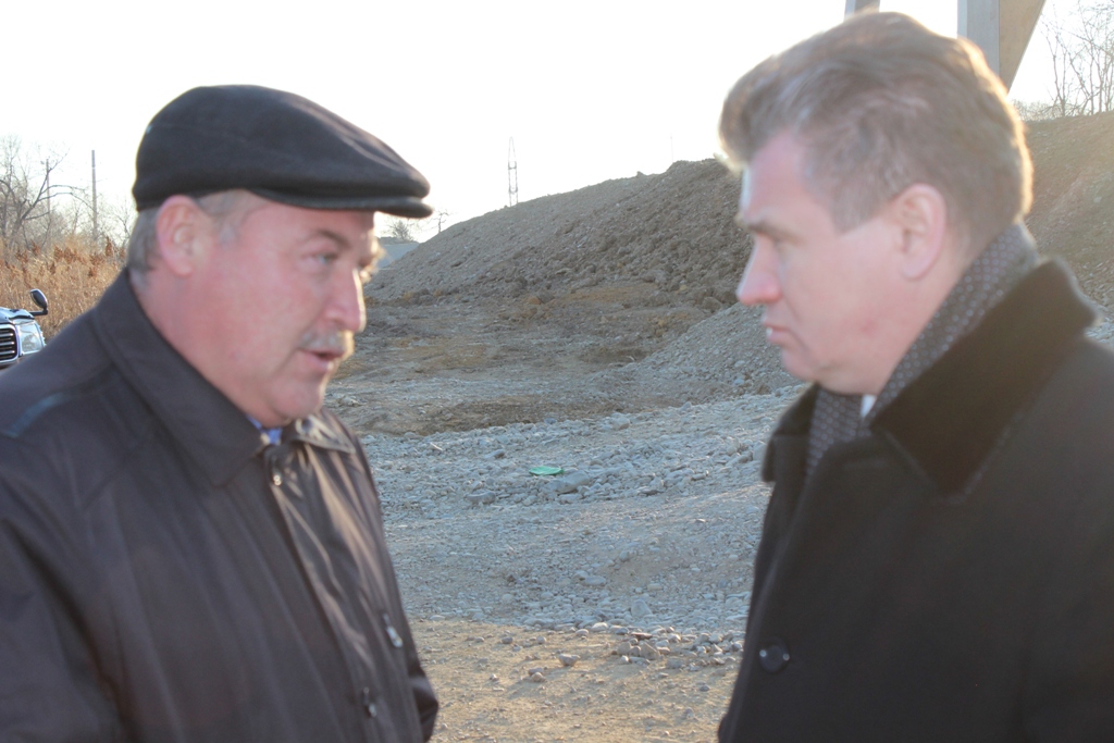 Борис Портнов докладывает мэру о проделанной работе