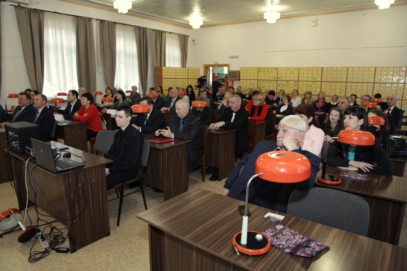 Торжественное собрание прошло в читальном зале областной научной библиотеки