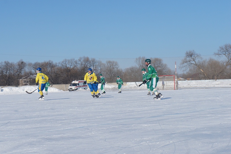 Дерби "Надежда"-"Урожай" всегда вызывали интерес у любителей хоккея