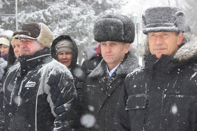 Председатель Думы Павел Ворожбит (справа)