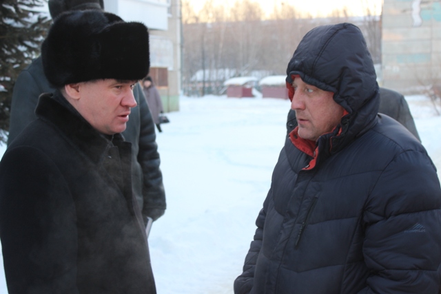 Евгений Коростелев проверил, как управляющие компании ликвидируют последствия циклона