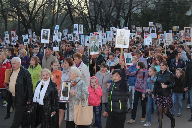 "Бессмертный полк" прошел по улицам Биробиджана