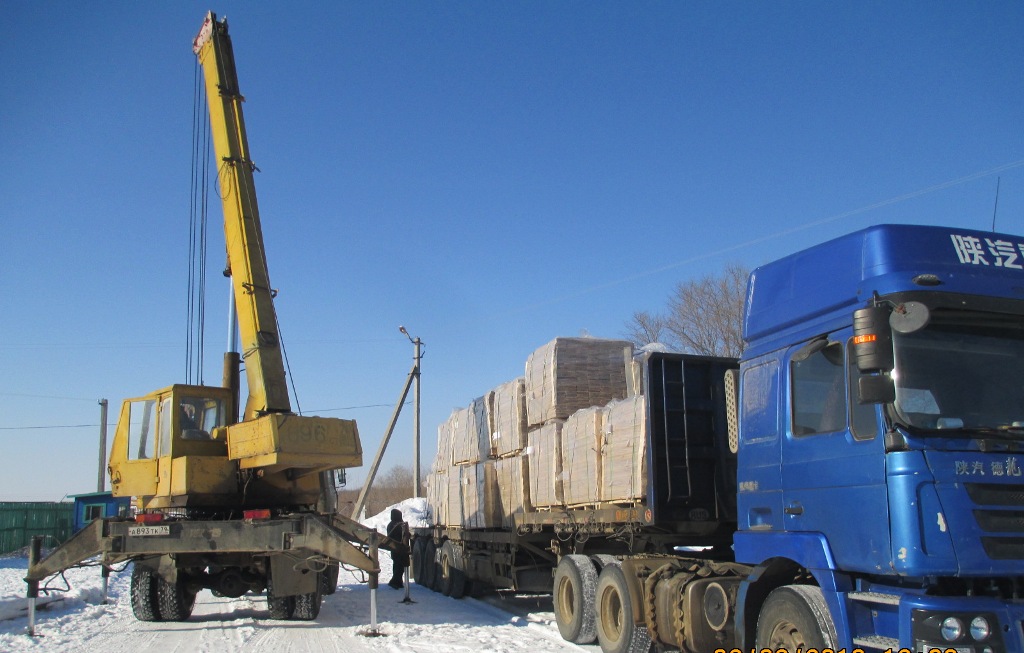 Почти 150 лап медведей и 400 кг нефрита пыталась вывезти в КНР через ЕАО иностранная фирма