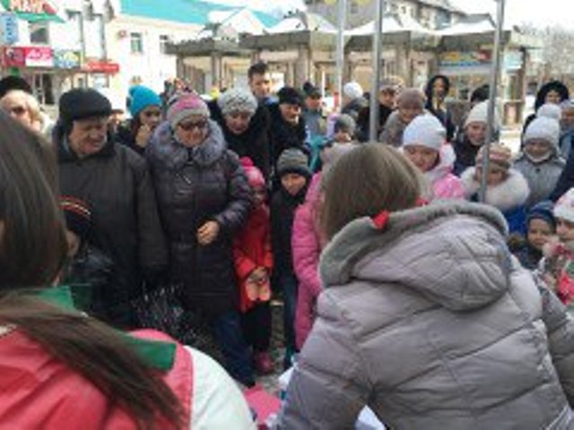 Хамство в очередях за бесплатными блинами "убило" масленичное настроение биробиджанцев