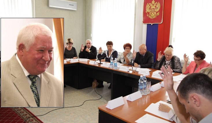 Евгений Сухарев не очень ладил с местными депутатами