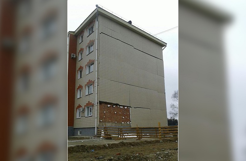 Новостройка в Биробиджане разваливается прямо на глазах ее жильцов