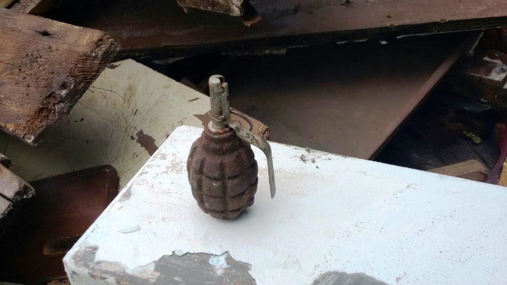 Боевую гранату обнаружили строители в вентиляционной шахте в гостинице "Восток"