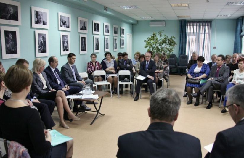 Встреча представителей правительства области с руководителями медучреждений www.eao.ru